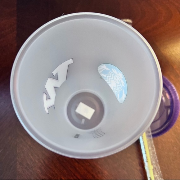 NWT Starbucks University of Washington Huskies reusable cold cup - Picture 5 of 6